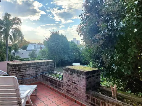 Casa 6 ambientes con 7 baños