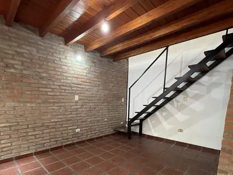 Depto Tipo Casa 2 ambientes con 1 baño
