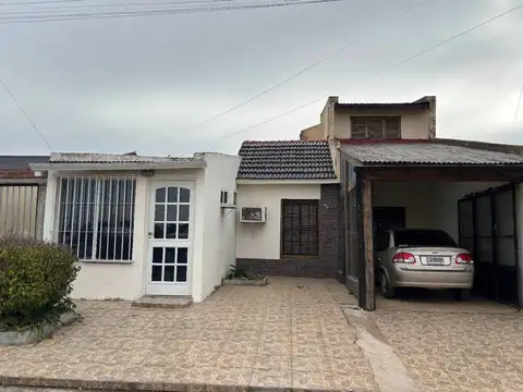 CASA EN VENTA CON LOCAL Y PISCINA EN JUNIN