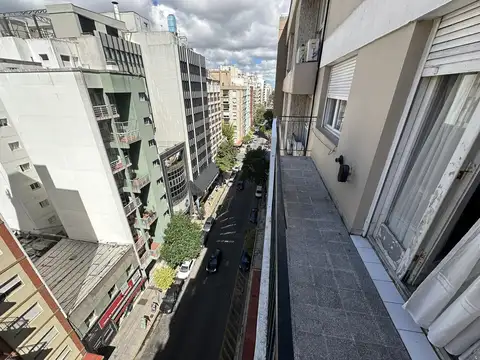 Córdoba y Belgrano (piso alto)