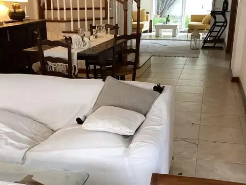 Depto Tipo Casa en Venta en Martínez, USD 350.000