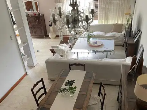 Depto Tipo Casa 5 ambientes con 4 baños