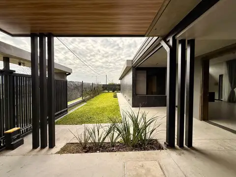 Casa en Venta en Roldan, USD 375.000
