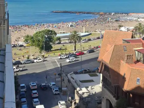 3 ambientes con dependencia vista lateral al mar