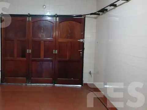 Venta de Casa de  Dos Plantas con Quincho en La Matanza, Ramos Mejía