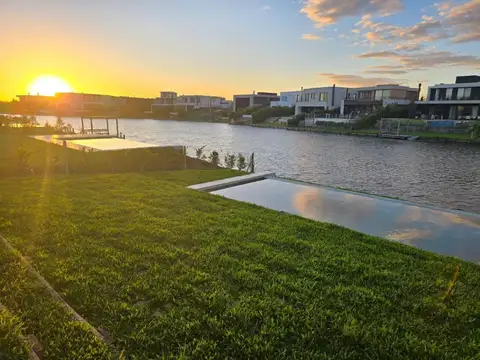 Venta, Casa, 5 Ambientes, Dependencia, Playroom, Lavadero, Parrila, Pileta, Jardín, Cochera, Tigre