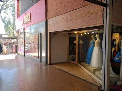 Local en galería, Pleno foco comercial de Liniers