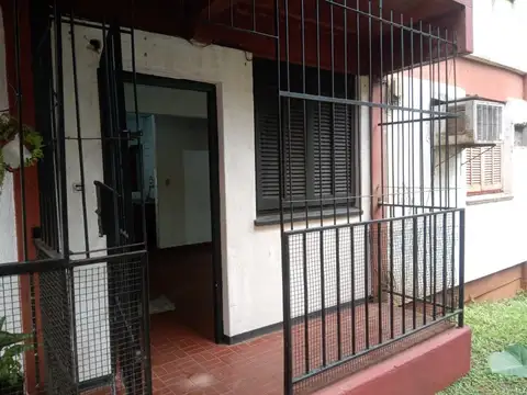 Vendo departamento planta baja, ch 32 - 33 sobre av. fco. de haro