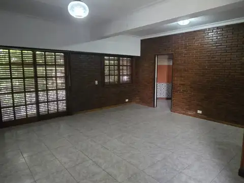 A tres cuadras de la estación de tren