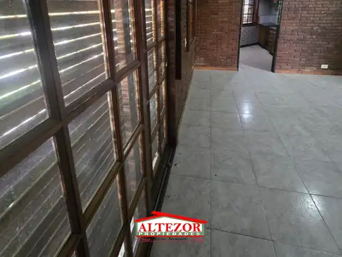 A tres cuadras de la estación de tren