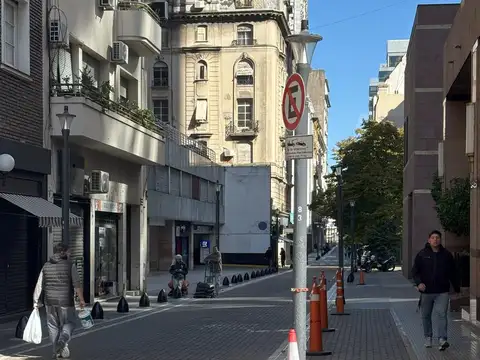 VENTA LOCAL COMERCIAL MORENO 830