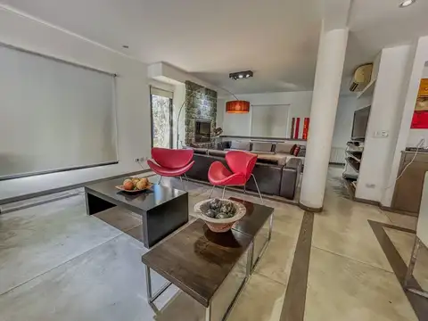 Casa 5 ambientes con 3 baños