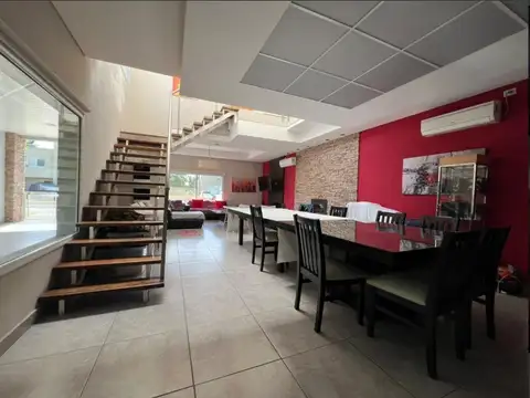 Excelente casa en venta en Barrio Don Joaquin Canning