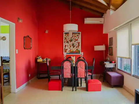 Casa 5 ambientes con 3 baños