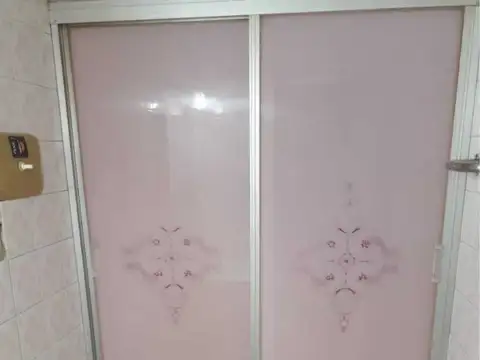 DEPARTAMENTO 2 DORM. BALCON CORRIDO. MUY AMPLIO . cocina separada. comedor diario. living