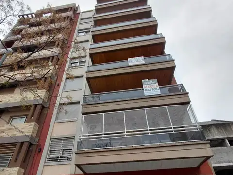 Dtamento 3amb al frente, dos baños !!!