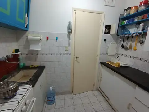 Corrientes  e/  San Martín y Luro
