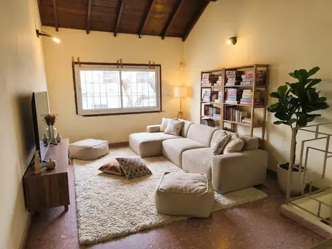 Chalet en venta Jose León Suárez  prox a estación y Márquez 3 dormitorios con patio y cochera doble