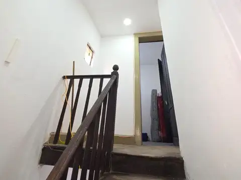 Casa - Venta - Flores ideal para Inversion o Diseño a gusto