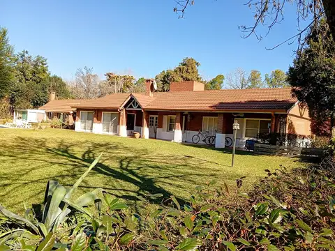 Casa 7 ambientes con 4 baños