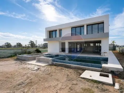 CASA EN VENTA 4 AMB PUERTO NIZUC CON ASCENSOR