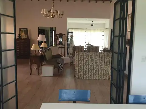 Casa en Alquiler de 3 dormitorios