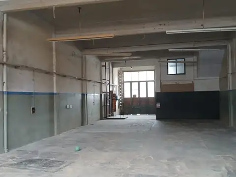 Galpon en Alquiler 9  mts Frente