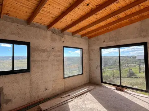 Casa 8 ambientes con 4 baños