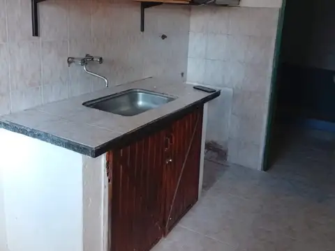 Casa en Alquiler en Capitan Bermudez, $ 400.000