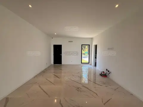 Casa en Venta en Pilar Del Este, USD 235.000