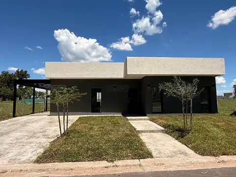 Casa  en Venta en Santa Sofía, Pilar del Este, Pilar