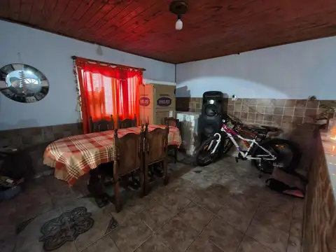 Casa 5 ambientes con 1 baño