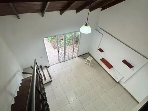 Depto Tipo Casa en Alquiler de 1 dormitorio