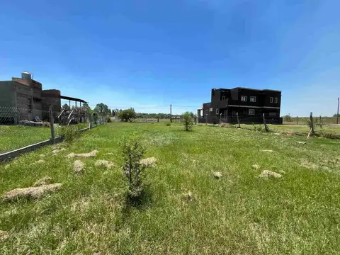 Venta terreno en Colastiné Norte con mejoras