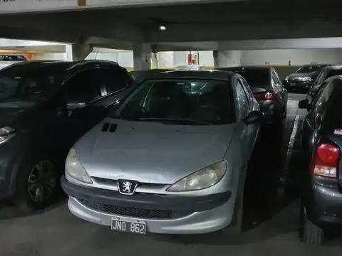 5 COCHERAS FIJAS CUBIERTAS EN AV. RIVADAVIA Y AV. BOYACA - 11 M2 CADA UNA VIGILANCIA LAS 24 HORAS