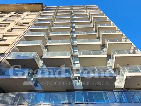 Alquiler - Monoambiente con Balcón.