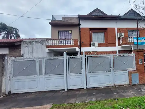 Venta casa 6 ambientes c/ pileta y quincho - Jose C Paz