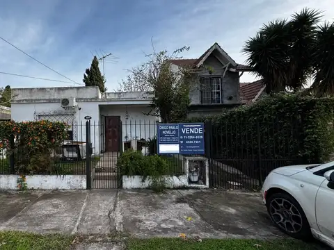 Casa con lote de 300m2 oportunidad!