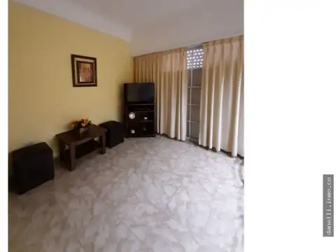 calle 14 1244 , Piso 1