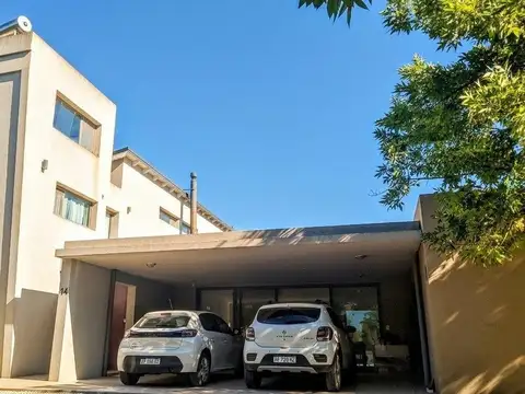 Chacras de la Reserva - Casa en venta de 4 dormitorios sobre lote de 2.000 m2