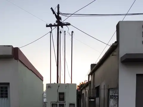 Vende PH Tipo Monoambiente en Planta Baja. Berazategui