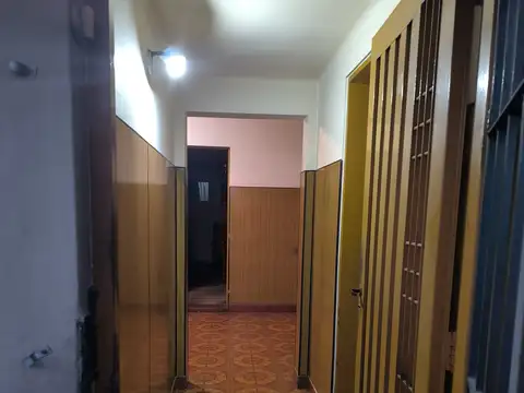 Vende PH Tipo Monoambiente en Planta Baja. Berazategui