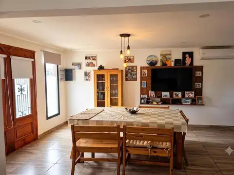 Casa 3 ambientes con 2 baños