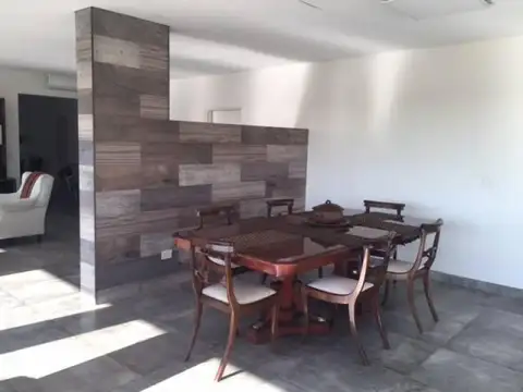 Casa en Venta en El Cantón - Barrio Golf, USD 550.000