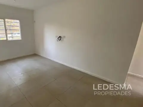 Depto Tipo Casa en Alquiler en El Palomar, $ 450.000