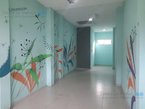 Local en Alquiler en Villa Luzuriaga, $ 400.000