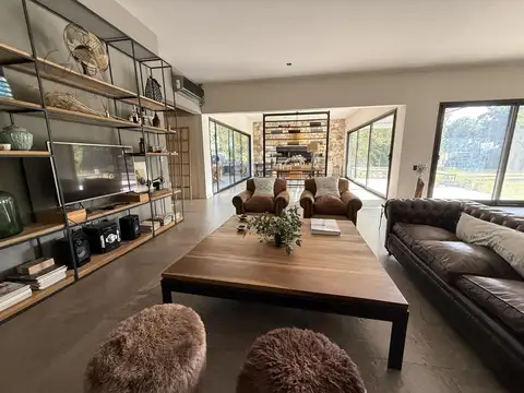 Avenida Jorge Newbery 5005, Mar Del Plata, Buenos Aires, Argentina.