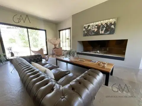 Casa en Alquiler de 4 dormitorios