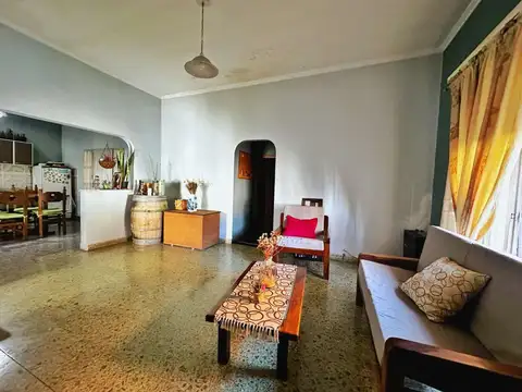 Casa 5 ambientes con 2 baños