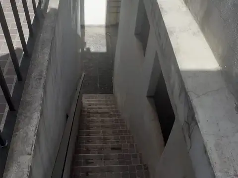 Depto Tipo Casa en Alquiler en Caseros, $ 350.000